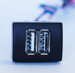 (ШТАТ) Зарядное устройство USB 2.0 ДВА ГНЕЗДА в штатное место Приора-Гранта 2.1А-5 В